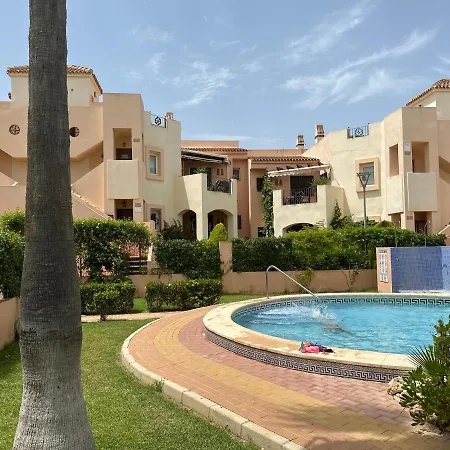Punta Marina 1135, Luxury 2 Bed, 2 Bath Appt Wifi,air Con,overlooking Pool