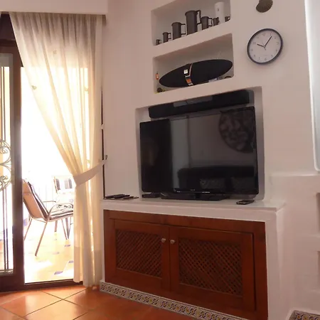Apartment Punta Marina 1135, Luxury 2 Bed, 2 Bath Appt Wifi,air Con,overlooking Pool *