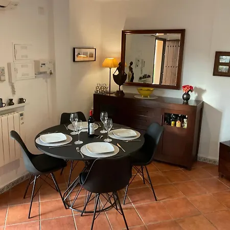 Punta Marina 1135, Luxury 2 Bed, 2 Bath Appt Wifi,air Con,overlooking Pool